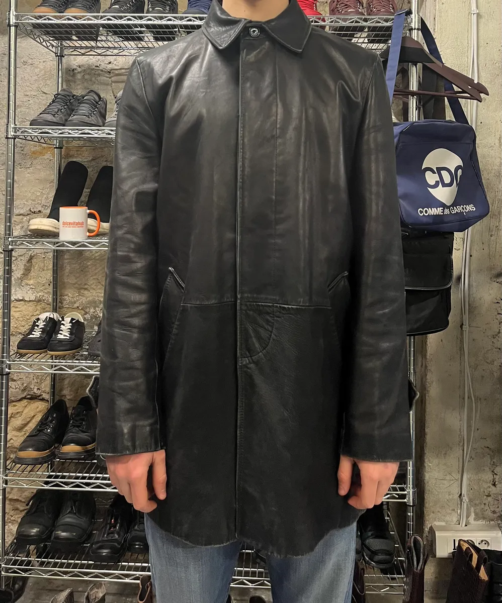 AW2001 Dolce & Gabbana Black Leather Minimalist Long Jacket - Image 3