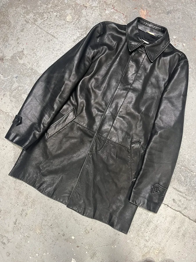 AW2001 Dolce & Gabbana Black Leather Minimalist Long Jacket - Image 5