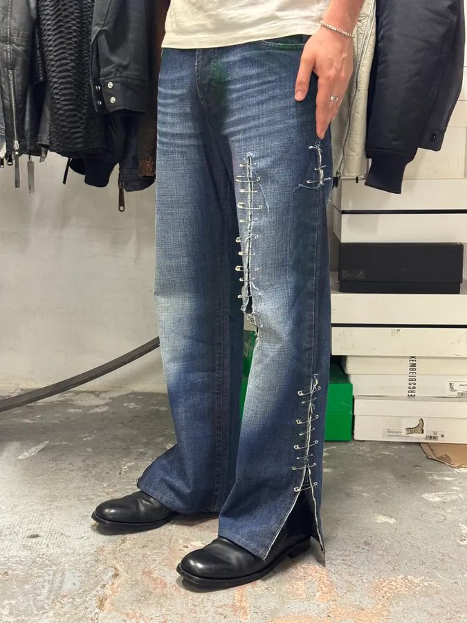 AW2001 Dolce & Gabbana Pins Blue Faded Denim Jeans - Image 5