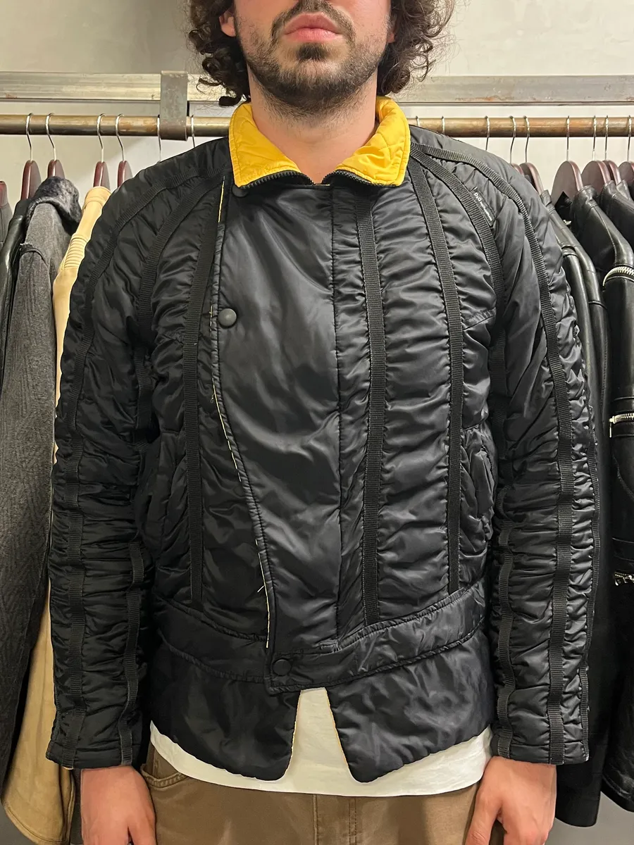 AW2003 Dolce & Gabbana Astro Black & Yellow Puffer Jacket - Image 3