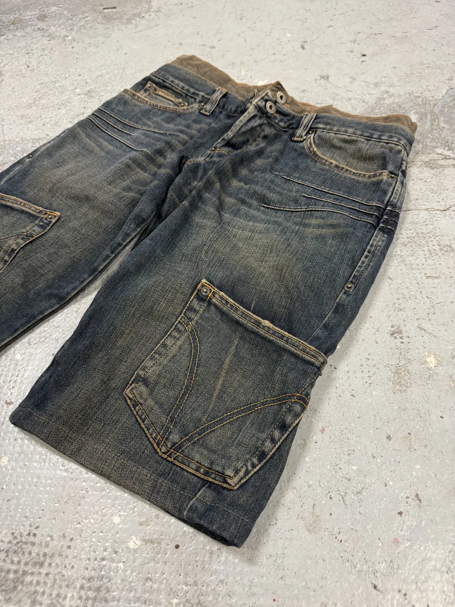 AW2003 Dolce & Gabbana Double Waisted Cargo Denim Shorts - Image 8