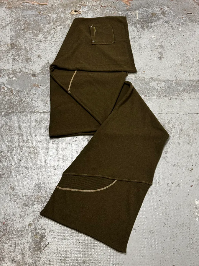 AW2003 Dolce & Gabbana Green Double Pocket Wool Scarf - Image 4