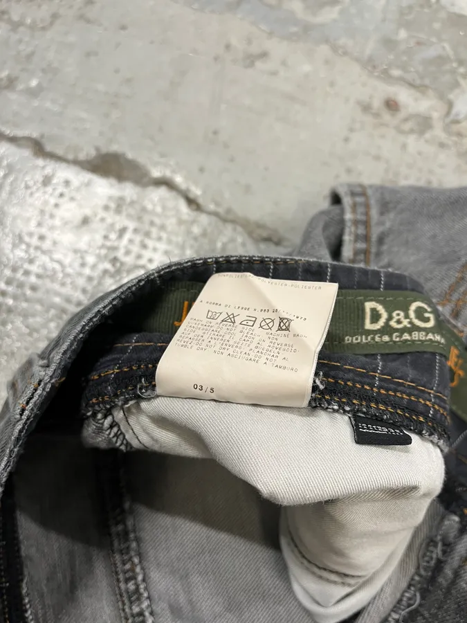 AW2004 Dolce & Gabbana Asymmetrical Grey Cargo Denim Jeans - Image 12