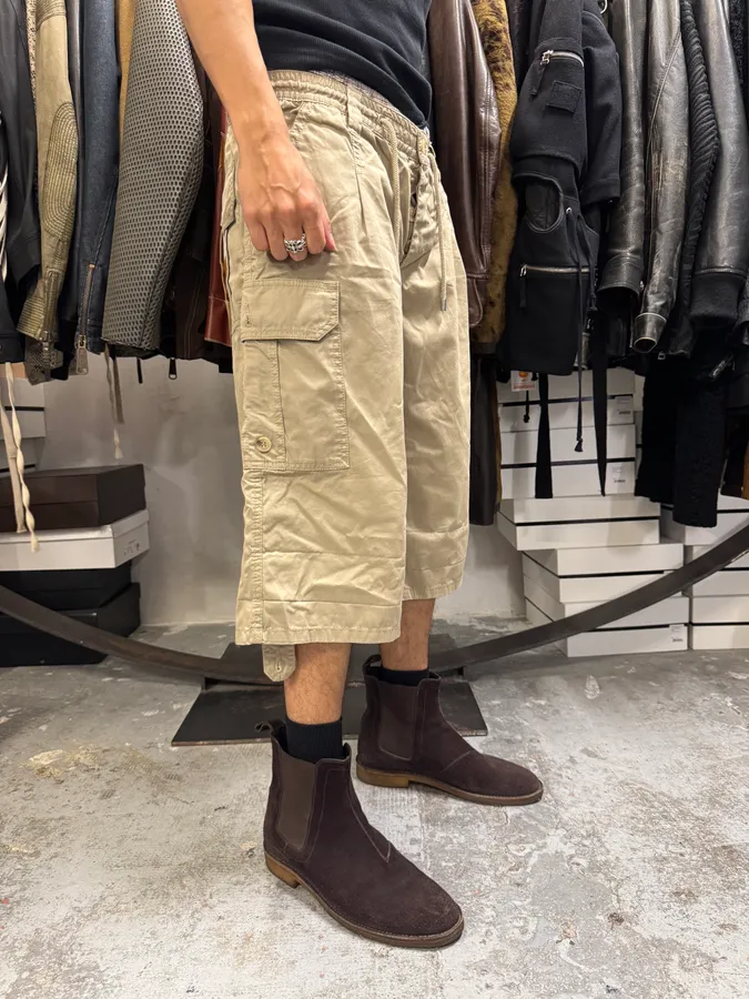 AW2004 Dolce & Gabbana Beige Double Waisted Cargo Shorts - Image 3