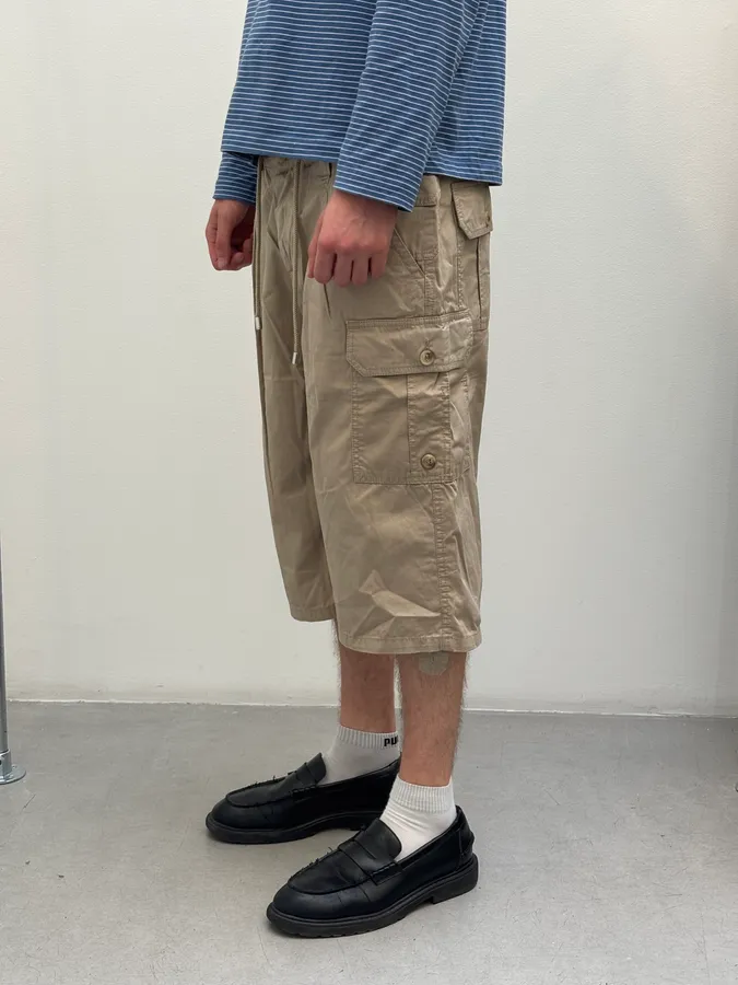 AW2004 Dolce & Gabbana Beige Long Cargo Shorts - Image 3