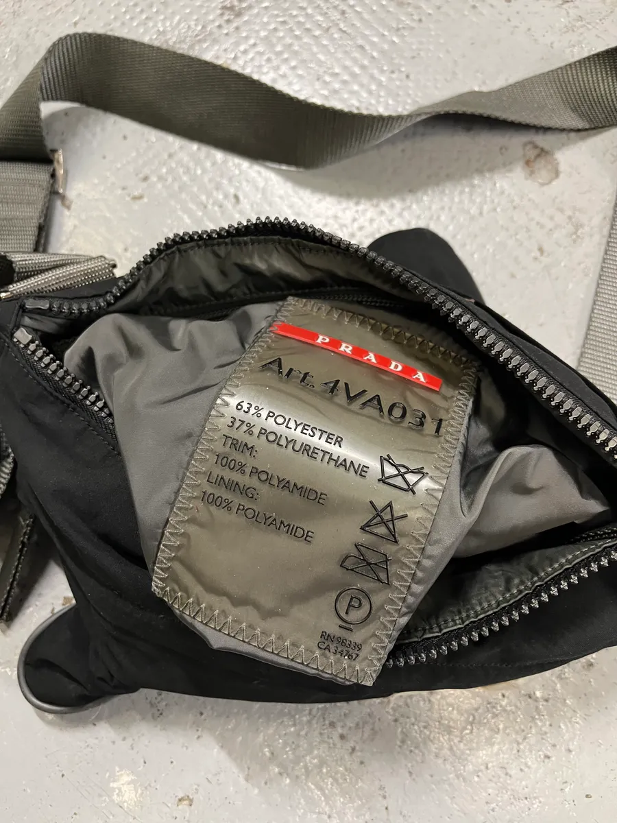 AW2004 Prada Black Nylon Contemporary Shoulder Bag - Image 9
