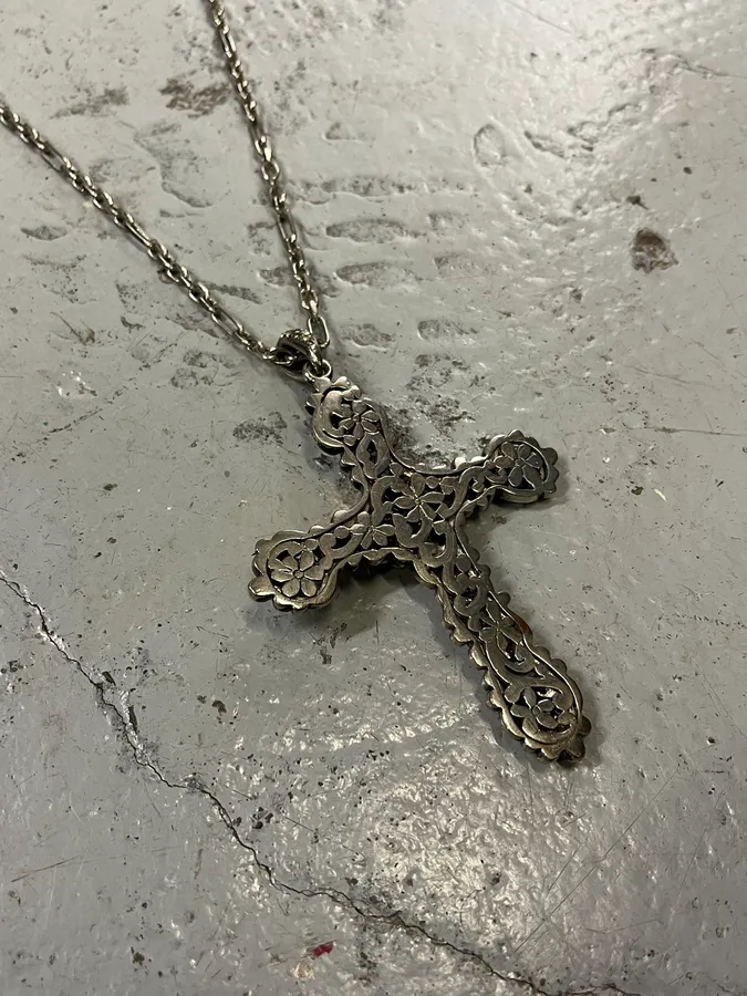 AW2004 Roberto Cavalli Silver Metal Floral Cross Pendant Necklace - Image 7