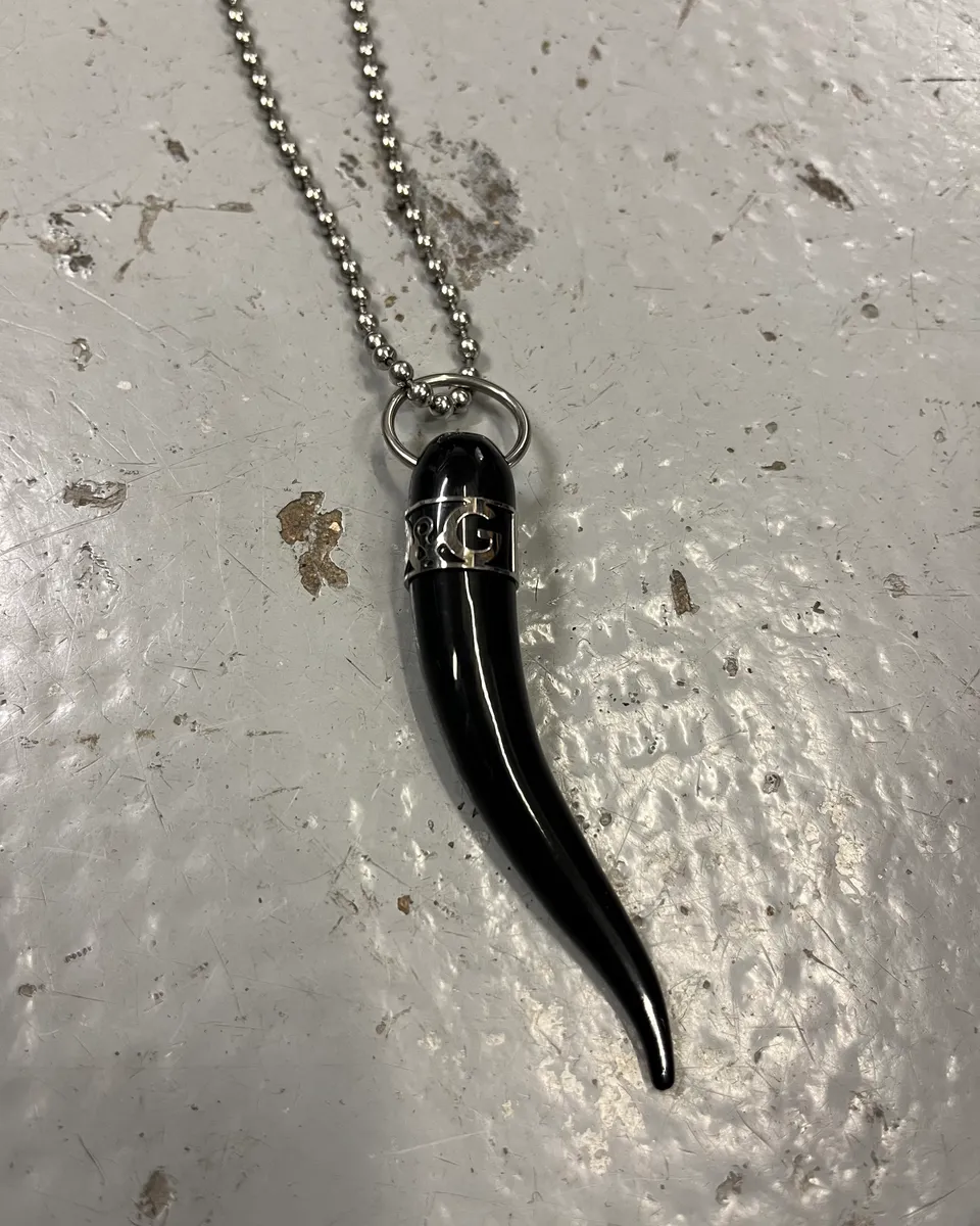AW2005 Dolce & Gabbana Black Resin Horn Pendant Necklace - Image 5
