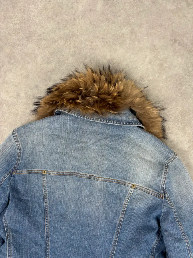 AW2005 Dolce & Gabbana Blue Denim Distressed Fur-Collar Jacket - Image 6