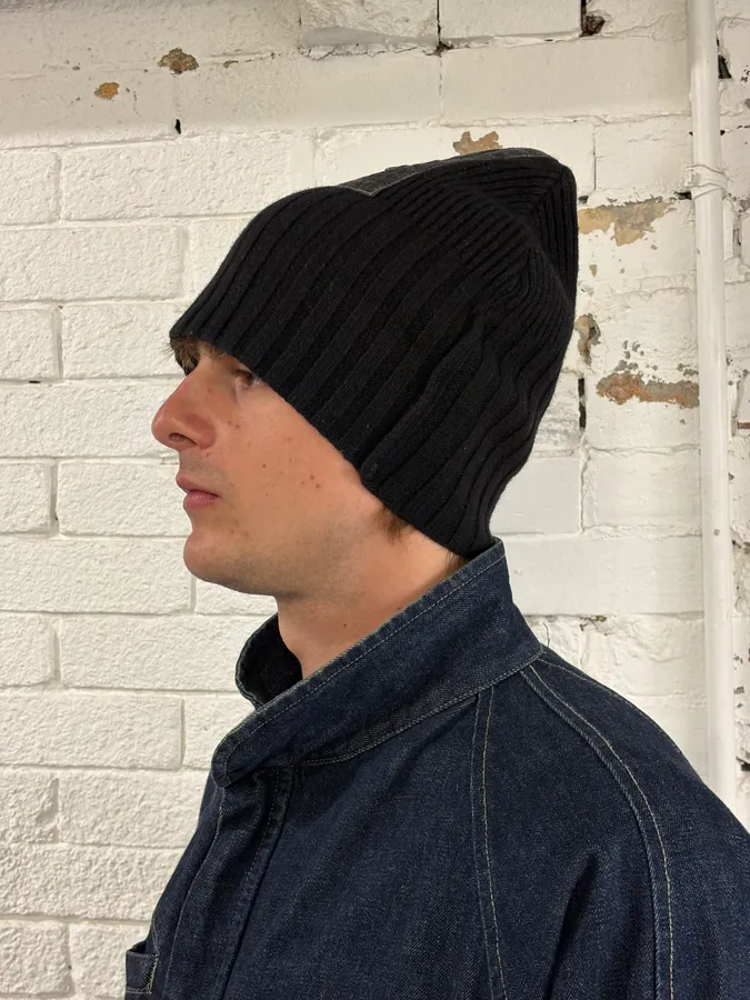 AW2006 Dolce & Gabbana Black Wool Ribbed Beanie - Image 3