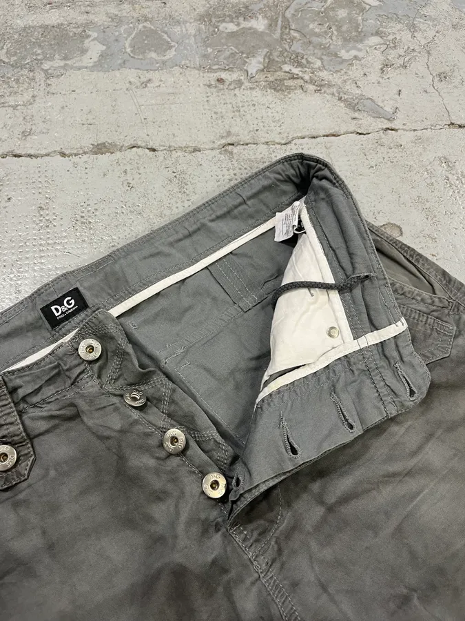AW2006 Dolce & Gabbana Multi Pockets Cargo Grey Shorts - Image 12