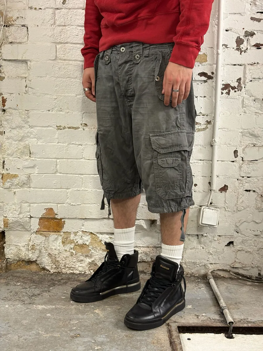 AW2006 Dolce & Gabbana Multi Pockets Cargo Grey Shorts - Image 3