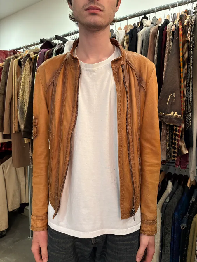 AW2006 Gucci Brown Asymmetrical Leather Jacket - Image 2