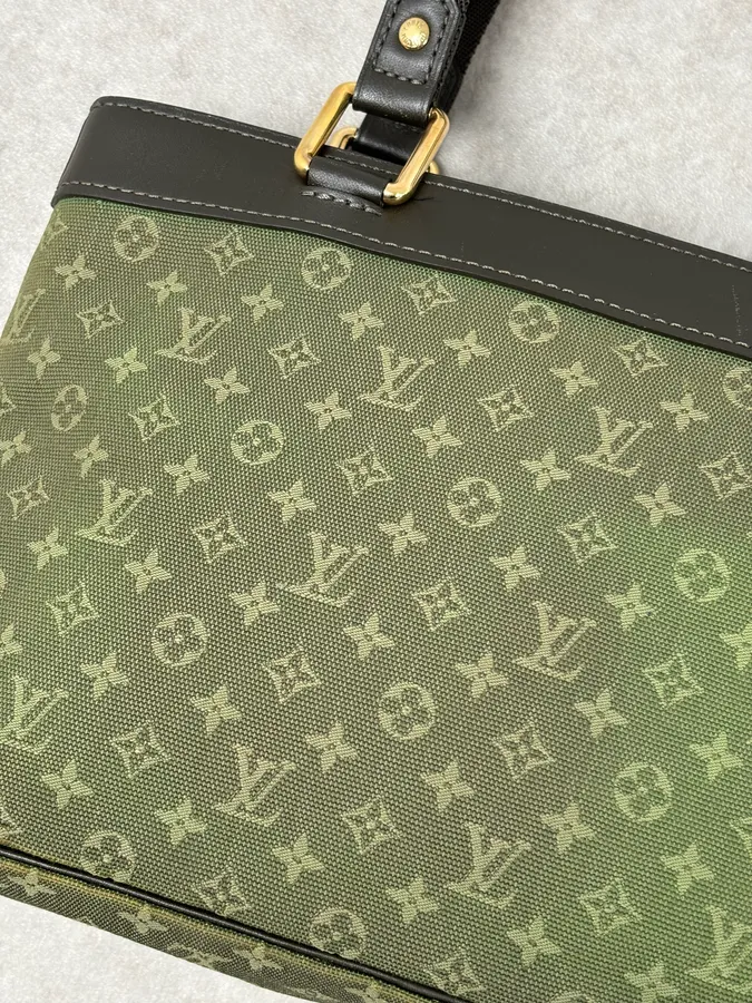 AW2006 Louis Vuitton Khaki Green Monogram Lin Tote Bag - Image 10