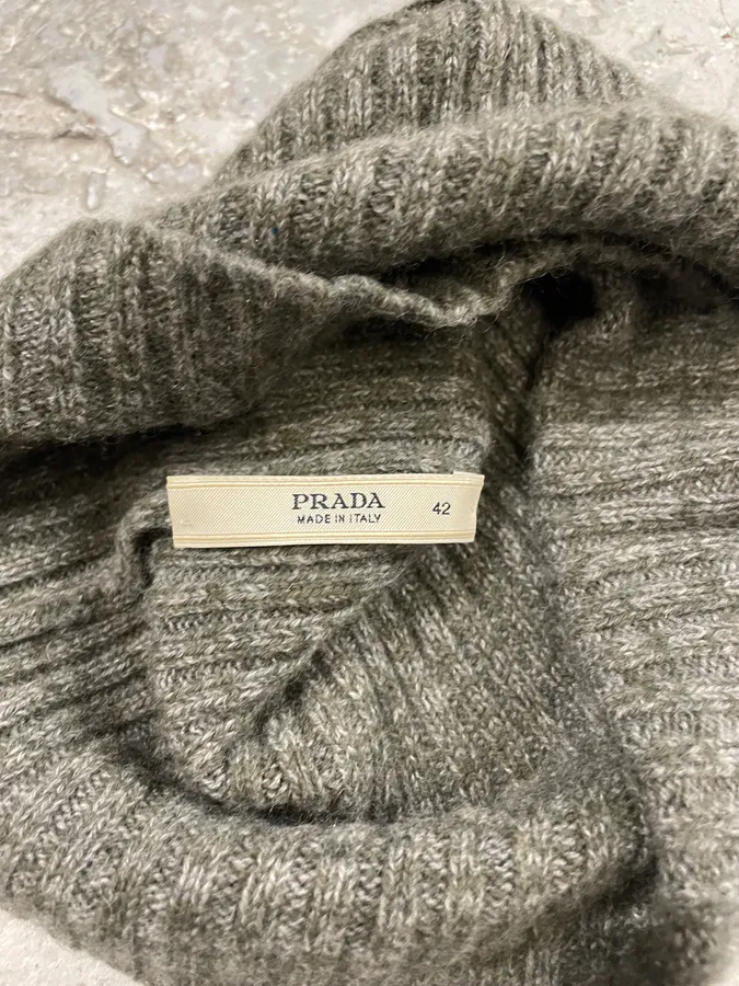 AW2006 Prada Wool Grey Beannie - Image 4
