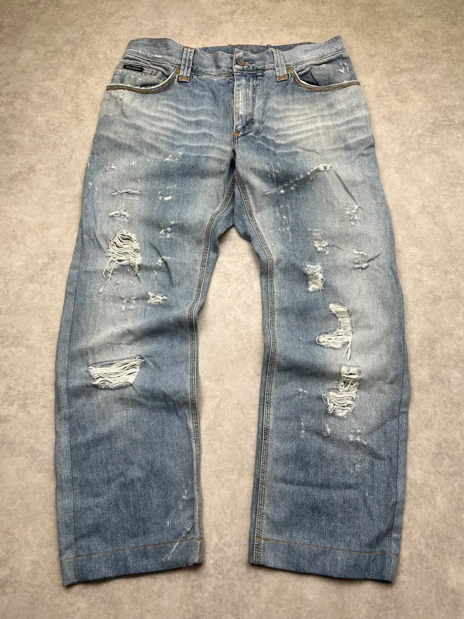 AW2008 Dolce & Gabbana Distressed Gold Logo Light Blue Denim Jeans - Image 4