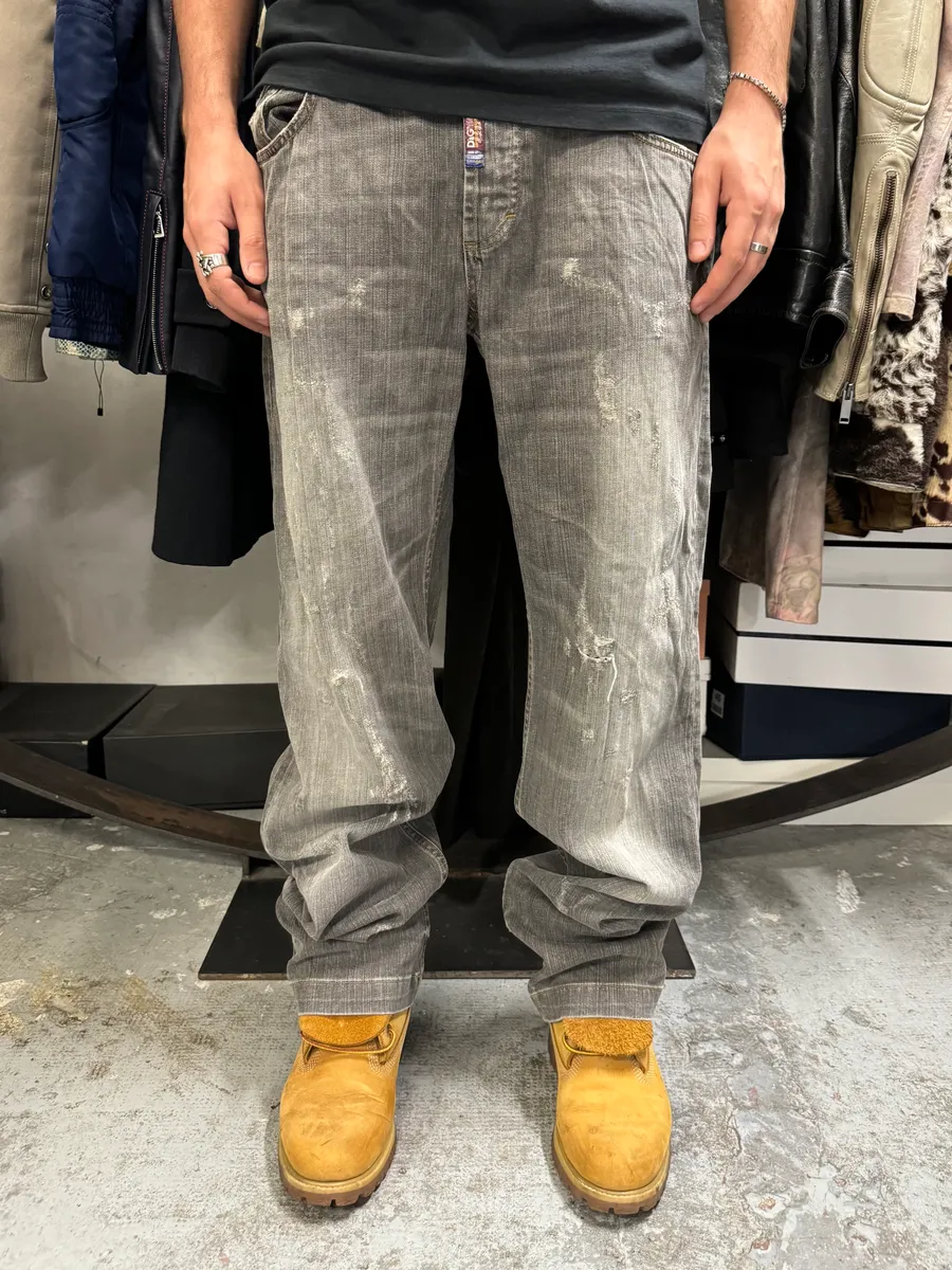AW2008 Dolce & Gabbana Grey Faded Distressed Denim Jeans - Image 2
