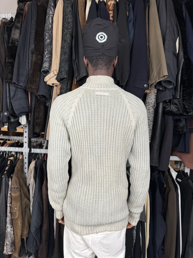 AW2009 Dolce & Gabbana Grey Buttoned Sweater - Image 5