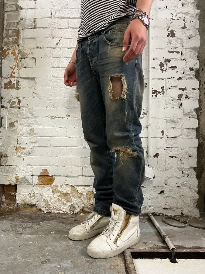 AW2009 Dolce & Gabbana Navy Denim Distressed Faded Fit Jeans - Image 4