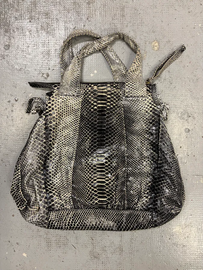 AW2009 Gucci Black & Silver Python Leather Tote Bag - Image 5