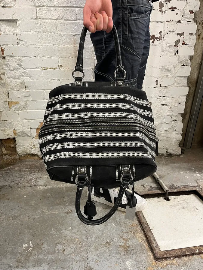 AW2010 Dolce & Gabbana Black Canvas Trompe Loeil Zip Lily Bag - Image 3
