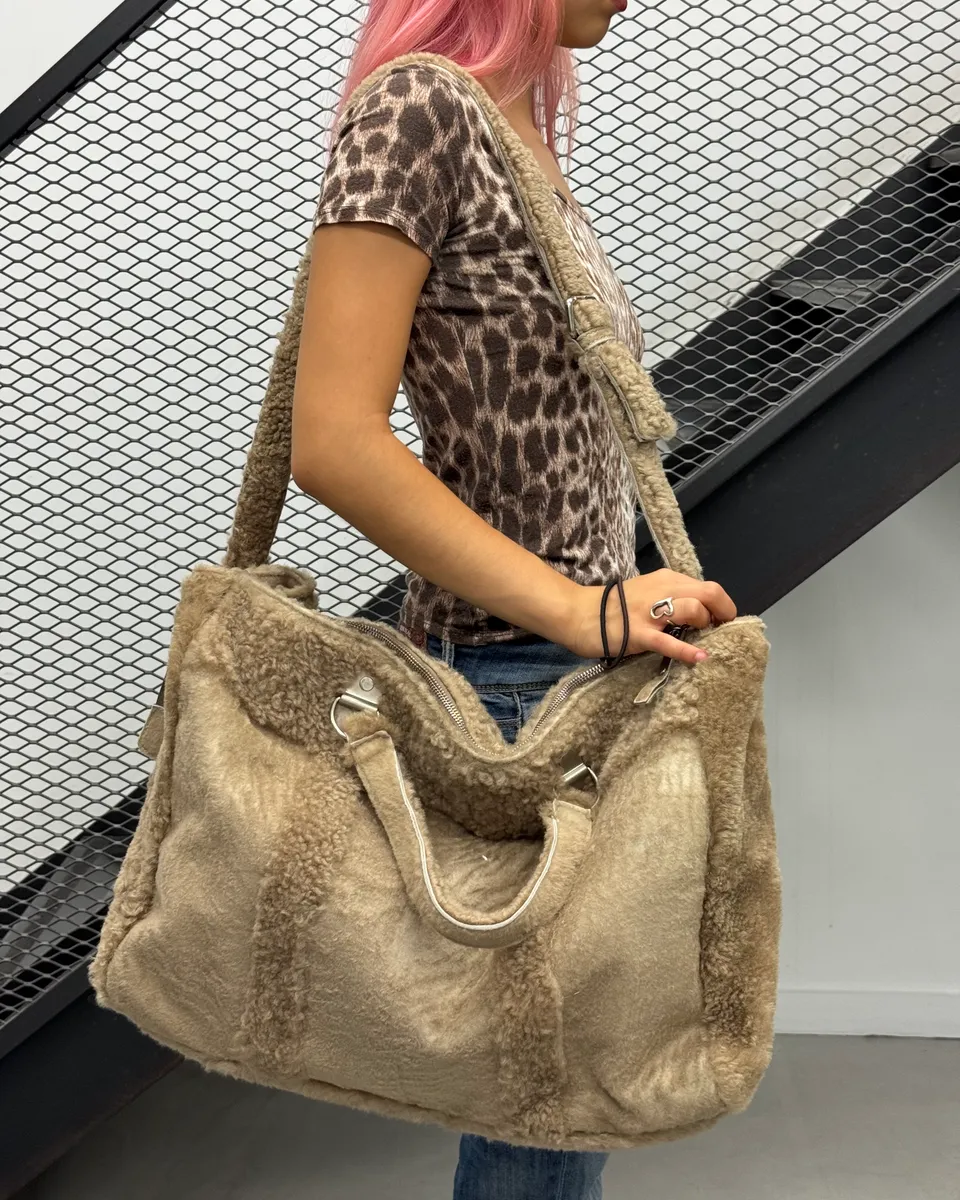 AW2012 Maison Margiela Beige Shearling Fur Crossbody Bag - Image 4