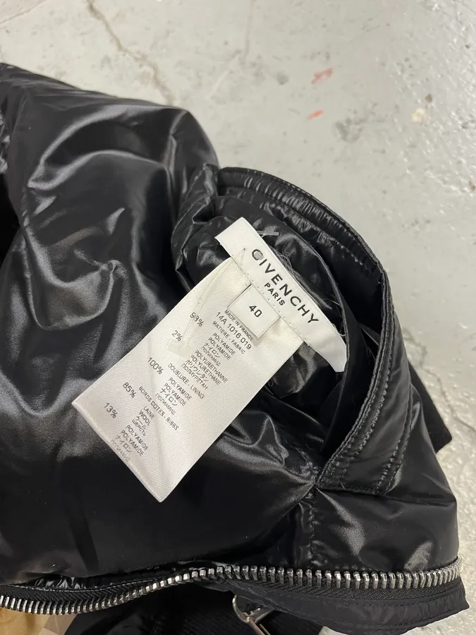 AW2014 Givenchy Madonna Reversible Black Puffer Vest Jacket - Image 10