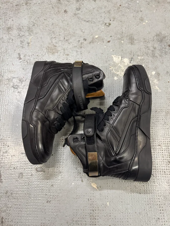 AW2014 Givenchy Tyson Black High Leather Sneakers by Riccardo Tisci - Image 3
