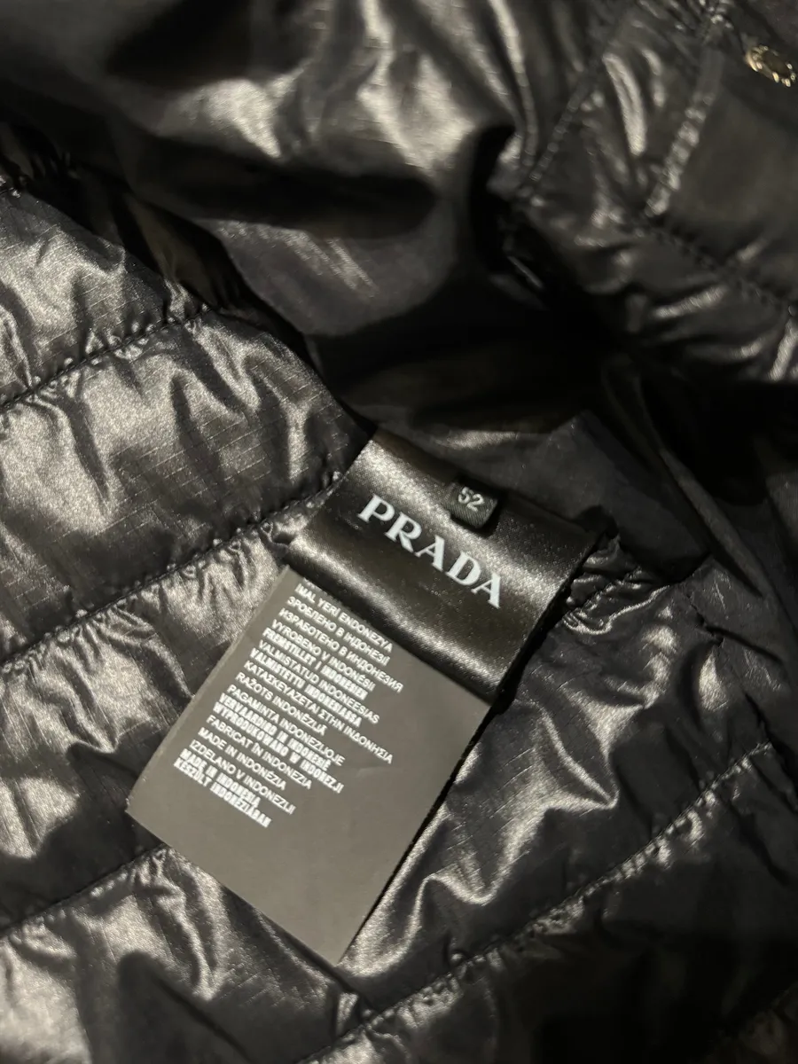 AW2014 Prada Light Black Emblematic Logo Puffy Jacket - Image 8
