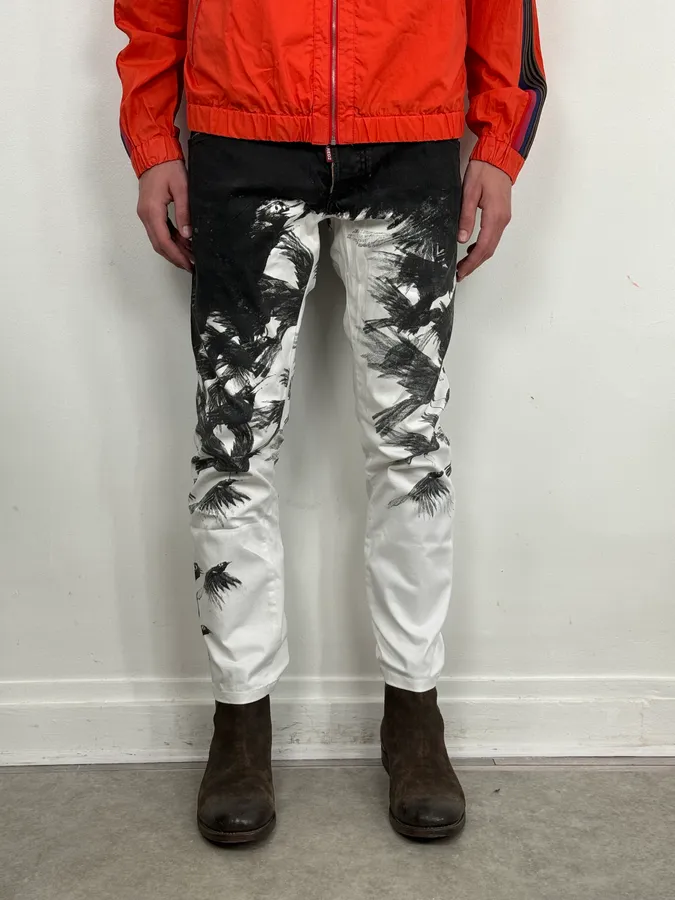 AW2015 Dsquared2 Black White Denim Floral Print Straight Jeans - Image 2