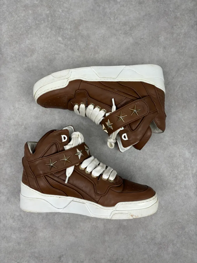 AW2015 Givenchy Tyson Brown Leather Star High Sneakers by Riccardo Tisci - Image 4
