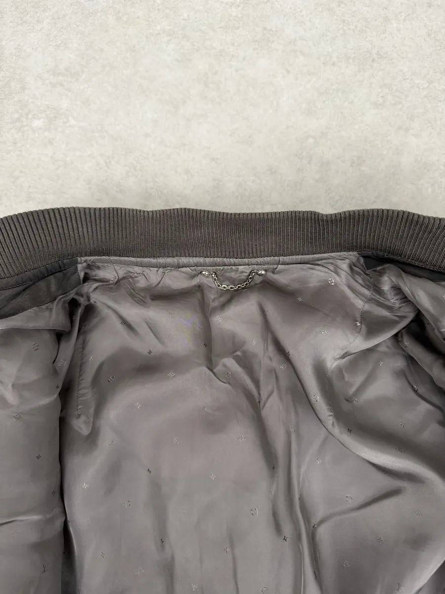 AW2015 Louis Vuitton Taupe Silk Quilted Bomber Jacket - Image 14