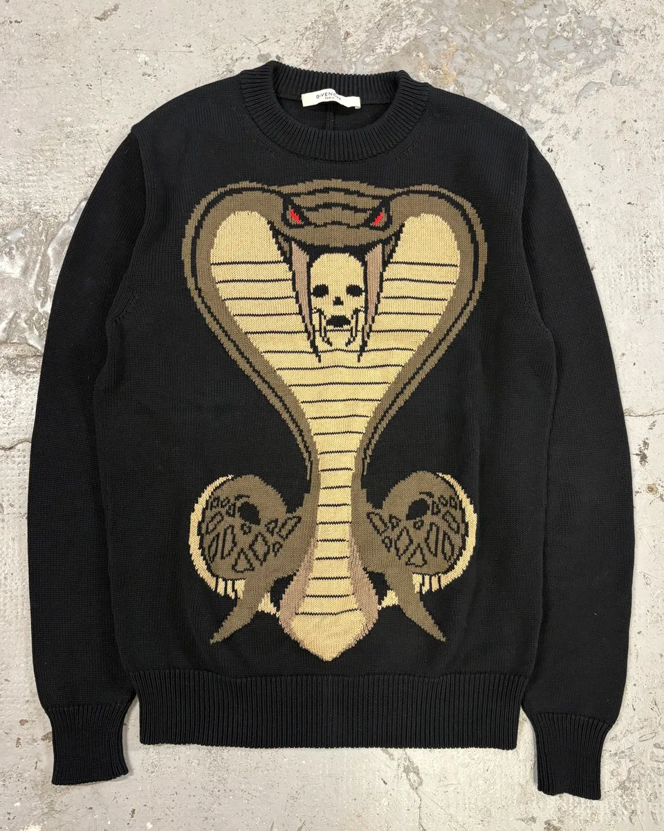 AW2016 Givenchy Black Cobra Sweater by Ticcardo Tisci