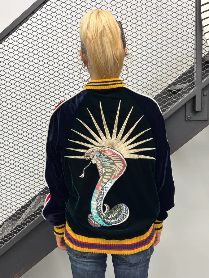 AW2017 Gucci Navy Velvet Embroidered Cobra Floral Bomber Jacket - Image 4