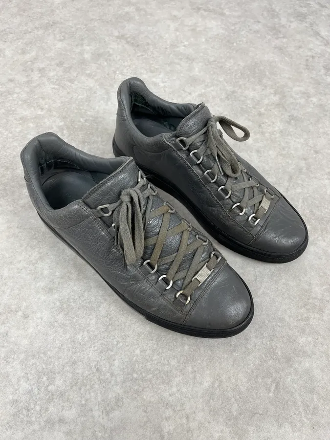 Balenciaga Arena Grey Low Leather Sneakers - Image 4