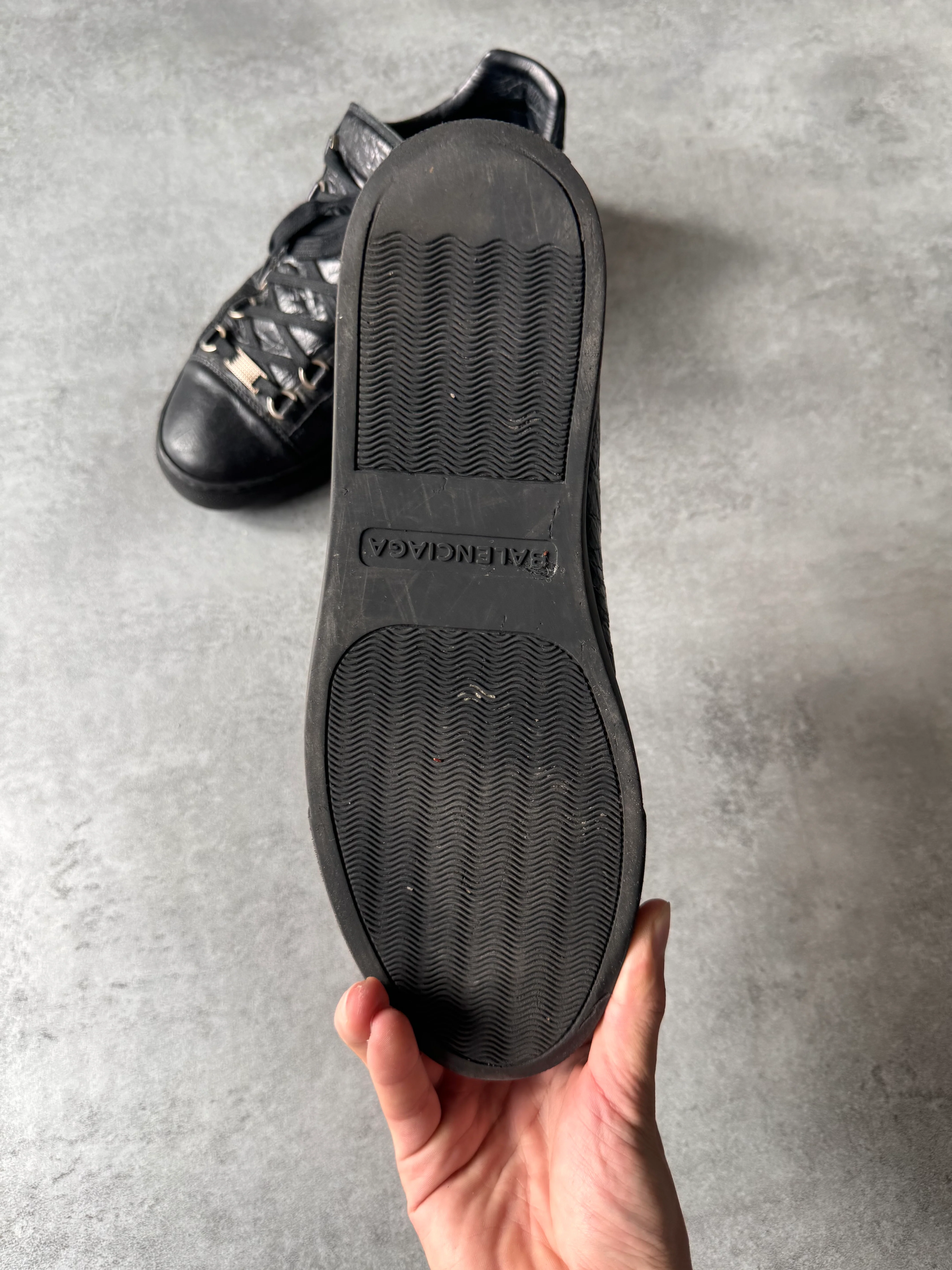 Balenciaga Arena Low Black Cracked Leather Sneakers - Image 5
