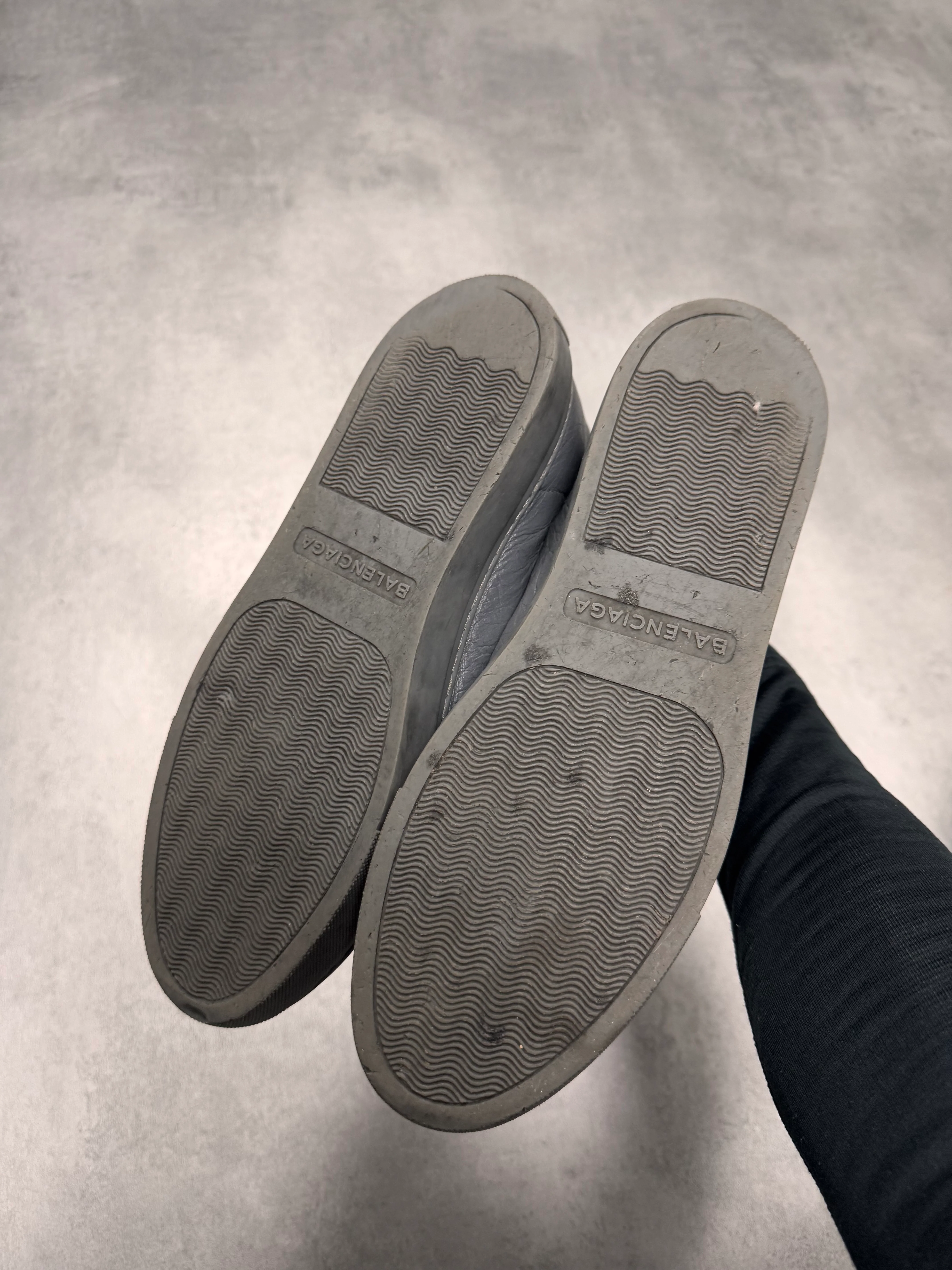 Balenciaga Arena Low Grey Cracked Leather Sneakers - Image 6