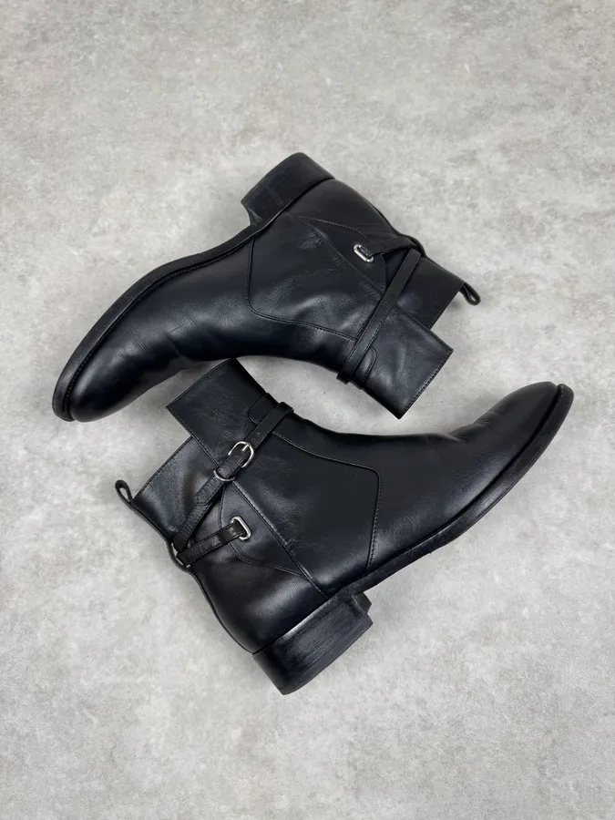 Balenciaga Black Minimalist Leather Boots - Image 6