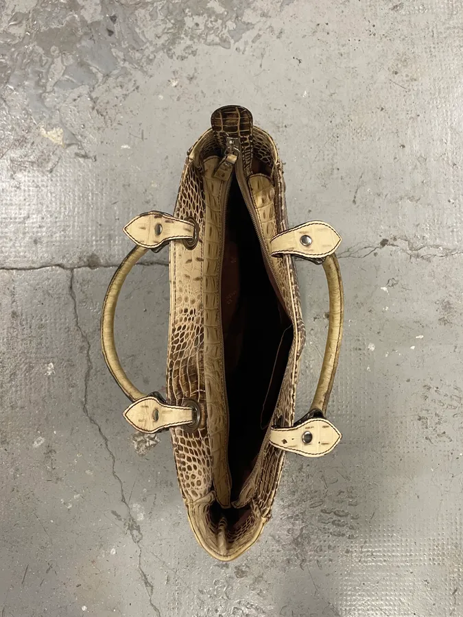Balenciaga Crocodile Effect Embossed Creamy Leather Bag - Image 6