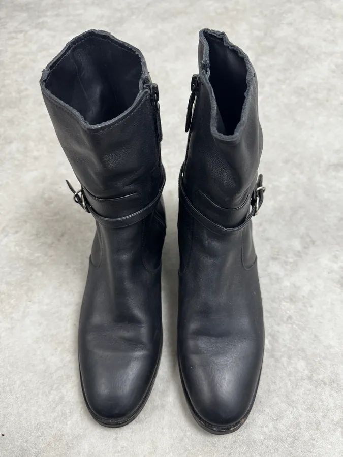 Balenciaga Paris Black Ankle Leather Boots - Image 4
