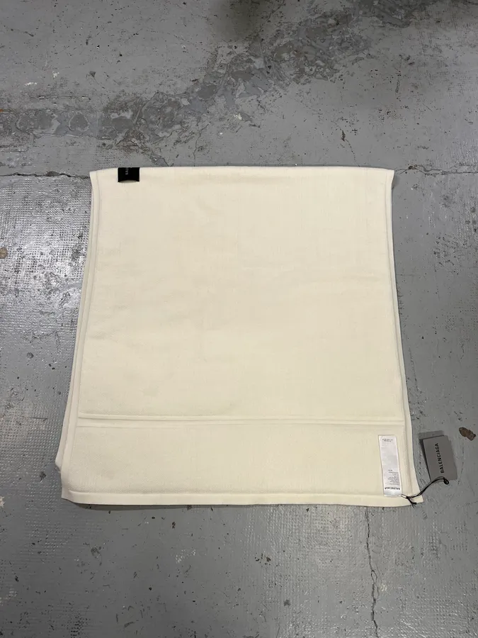 Balenciaga Trompe LOeil Towel Cozy Oversize White Scarf - Image 5
