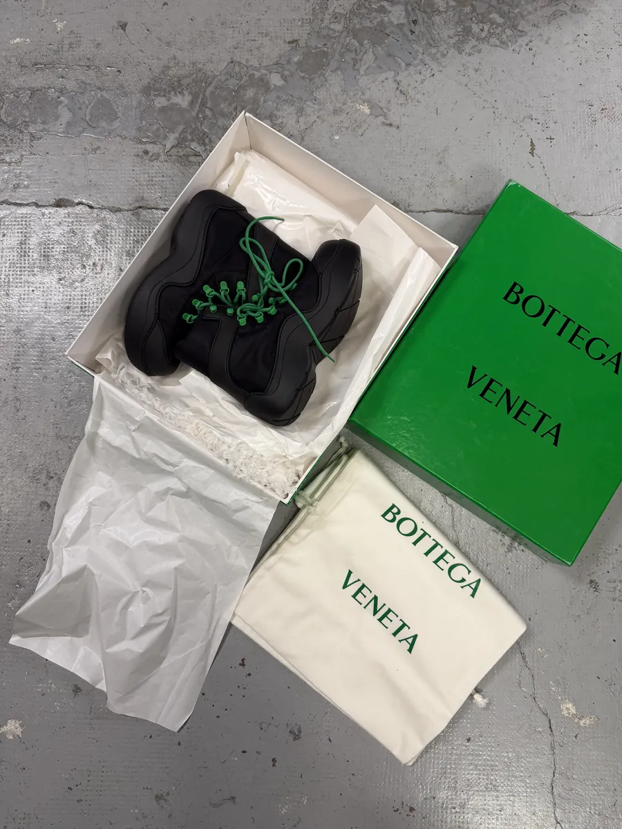 Bottega Veneta Black Paddle Angle Rubber Grass Boots - Image 2