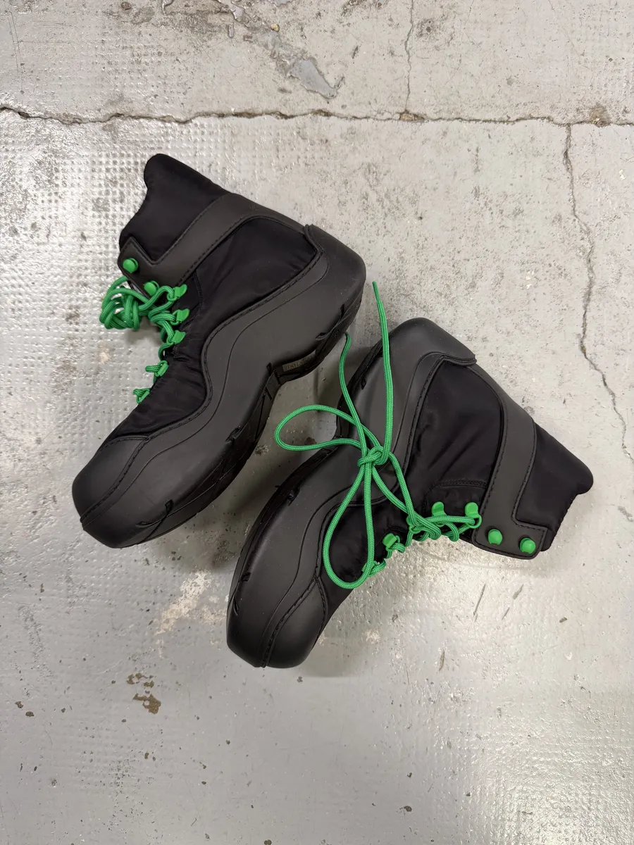 Bottega Veneta Black Paddle Angle Rubber Grass Boots - Image 5