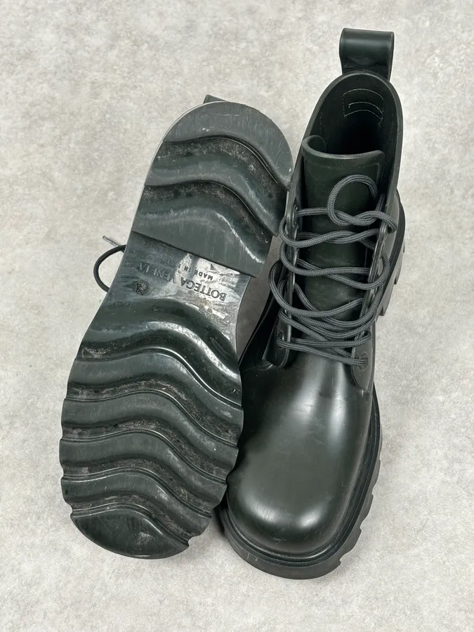 Bottega Veneta Dark Green Leather Rubber Lace-Up Boots - Image 10