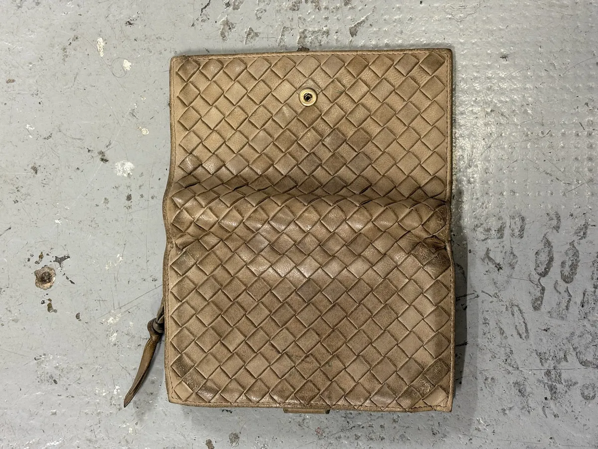 Bottega Veneta Intrecciato Beige Woven Leather Wallet - Image 5