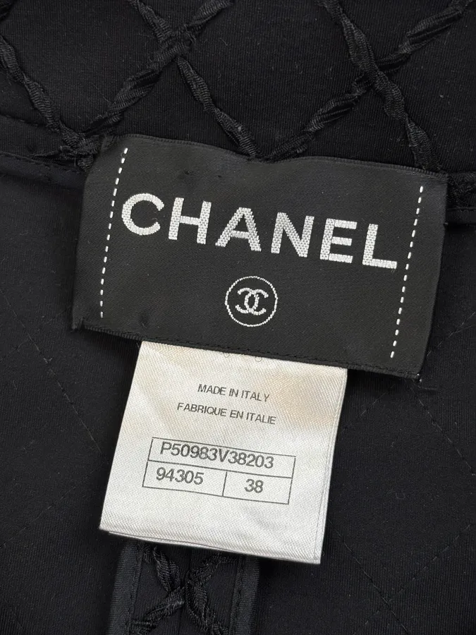 Chanel Black Diamond Quilted Cropped Jacket - Image 10