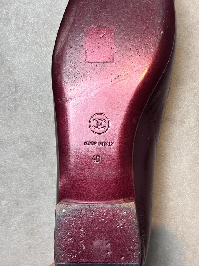 Chanel Bordeaux Leather Logo Ballet Flats - Image 9