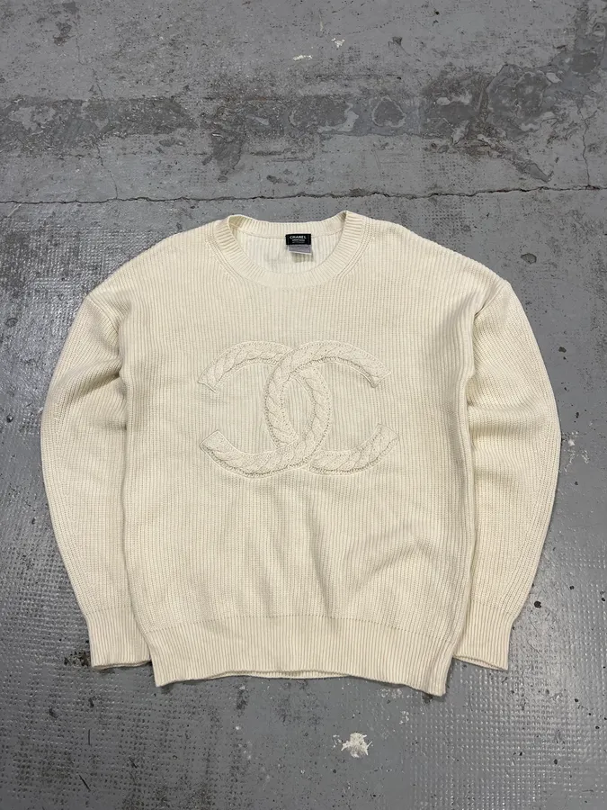 Chanel Uniform Logo Beige Sweater - Image 2
