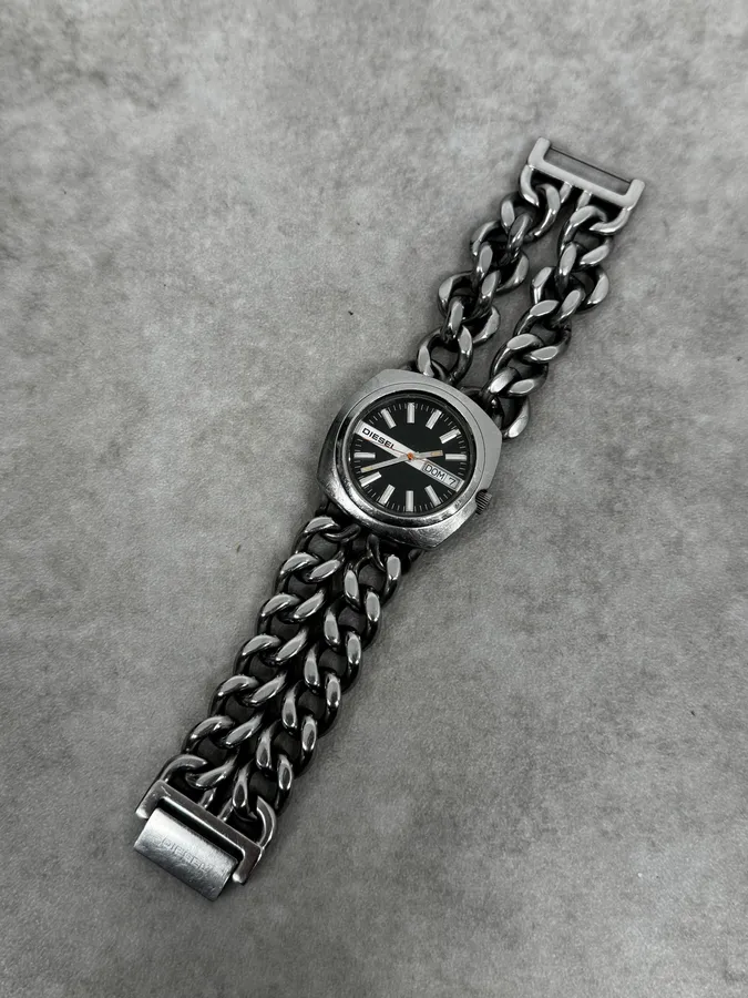 Diesel Avant Garde Grey Metallic Chains Watch - Image 2