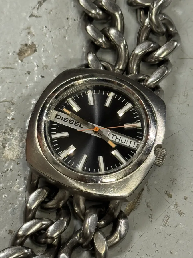 Diesel Grey Stainless Steel 2 Chains Watch - Image 4